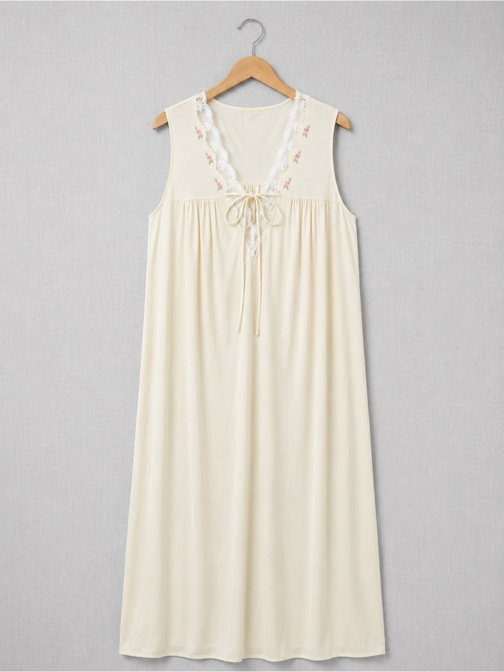 Vintage Linda Lingerie Cream Lace-Trim Sleeveless Nightgown with Front Tie